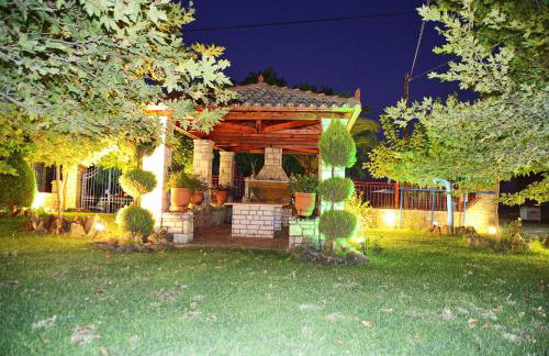 Foinikas Rooms - Photo 10