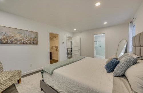 Waterfront Patio! Stylish Family Home in Everett - Photo 14