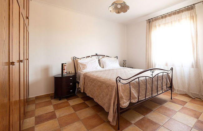 Villa Billia Cheerful 4 Bedroom Home w Ocean View - Foto 15