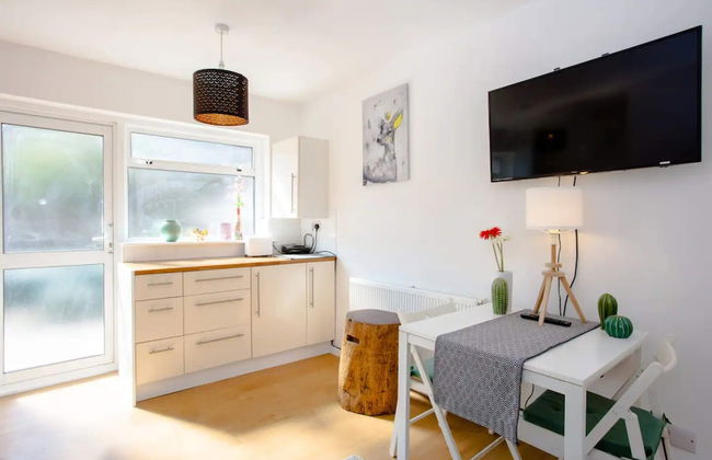 Stylish 4BD House With Private Garden - Stratford - Foto 19