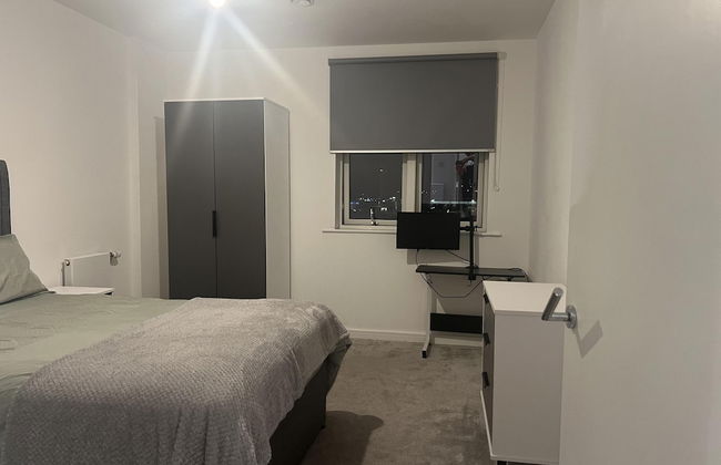 Riverside Retreat in Barking - Photo 8