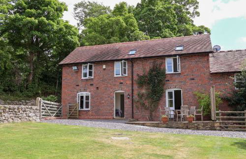 Bryn Howell Stables - Photo 2