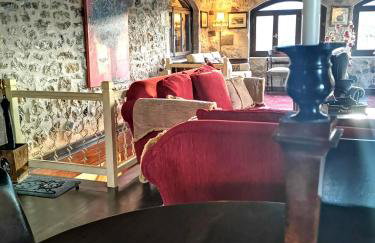 Levantes Mansion - Photo 17