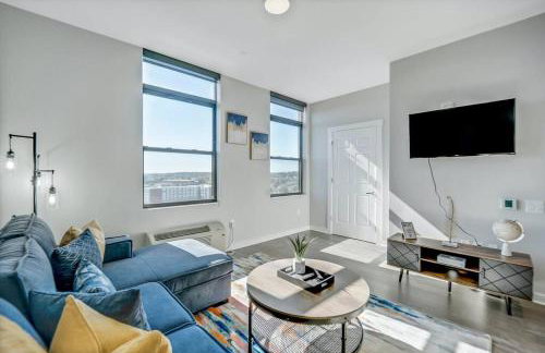 Stylish 1br Unit. Parking. Easy Ride to NYC - Photo 3