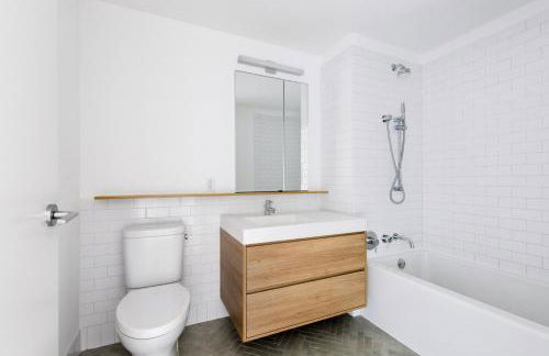 Blueground Chelsea rooftop pool nr High Line NYC-2145 - Foto 12