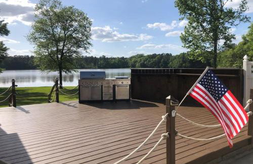 Ultimate Family Fun Lakehouse with pool and dock - Foto 29