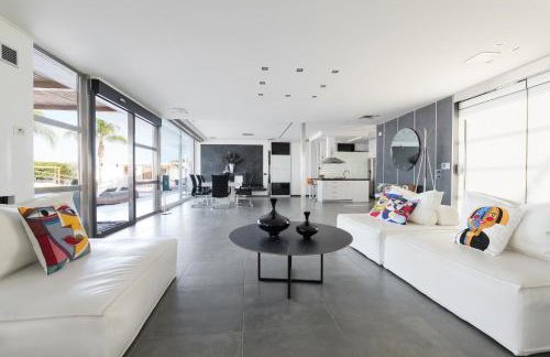 White Luxury Villa - Foto 23