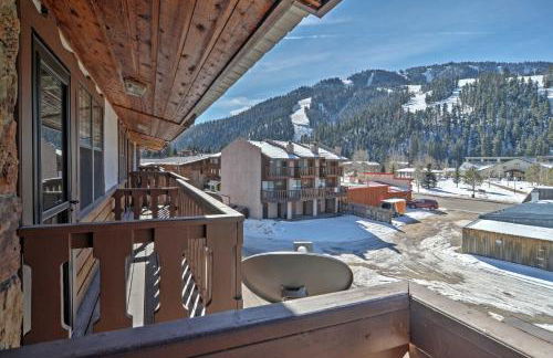 Red River Home with 2 Balconies - 1 Block to Main St - Foto 2