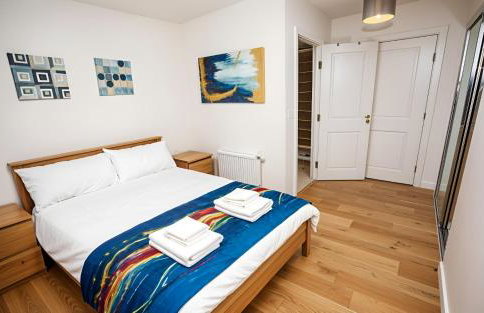 Waterfront- London Greenwich o2 Arena 2 Bed Flat - Photo 4
