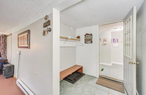 Lakefront Family Retreat with Private Dock! - Foto 23