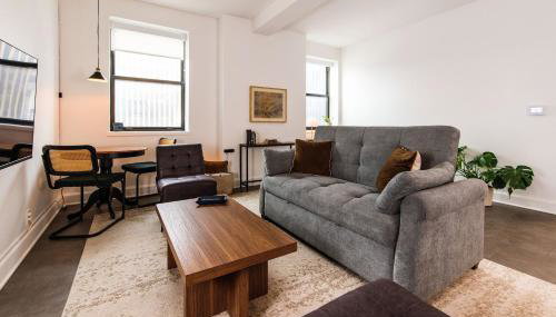 Luxury Downtown Apt with Parking, Gym, and Lap Pool - Foto 2