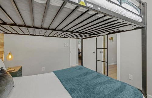 The Sky Lounge - Photo 30