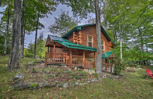 Updated Manistique Log Cabin, Yard and Fire Pit - Foto 22