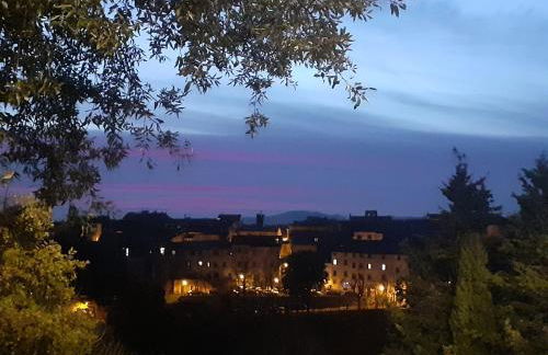 Monolocale con bagno, angolo cottura e letto matrimoniale a Baldacchino - Foto 33