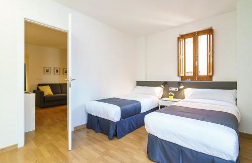 Valencia Home - Photo 15