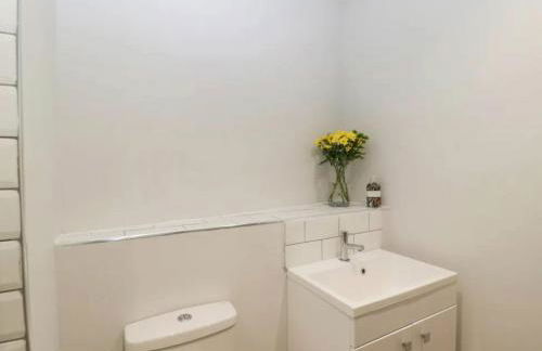 The Coach House - Photo 9