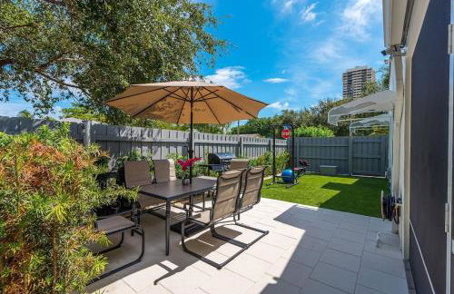 Renovated 2BR Home - Hot Tub, Gym & Beach Nearby - Foto 1