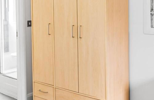 Three Bed House - Parking - Garden - Fast Wi-Fi 19LL - Foto 23