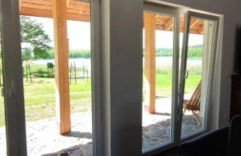 Jeziorosfera. Stodoła przy wodzie. - Foto 13