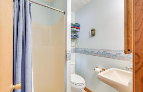 Boat, Grill and Unwind Lakefront Cayuga Home! - Foto 17