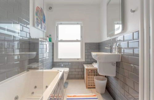 Stylish 2 Bedroom Apartment in London - Foto 34