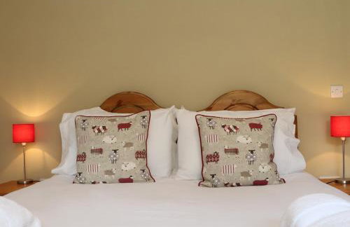 Luxury Farmhouse Retreat with Private Hot Tub & EV - Foto 23