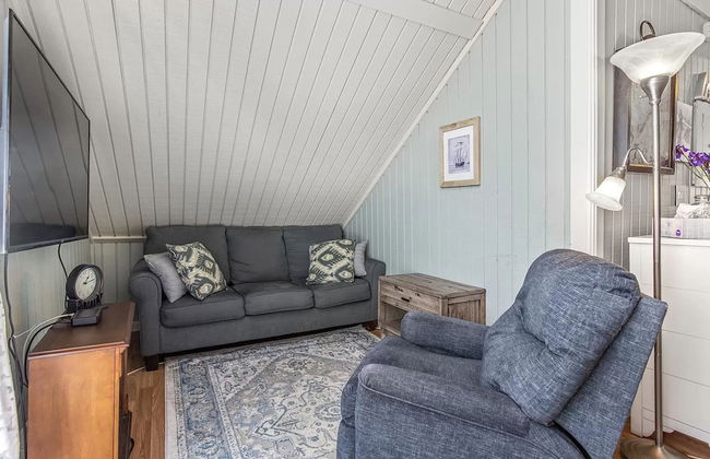 Private Condo w Ocean Views Next to Beach - Photo 5