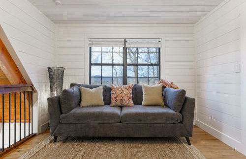 Smokys Landing Disc Golf Game Room Hot Tub - Photo 25