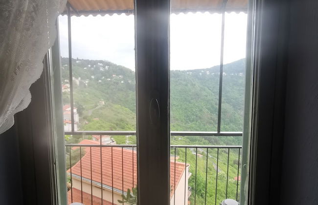 Cozy Mountain Apartment Retreat in Bajardo - Foto 24