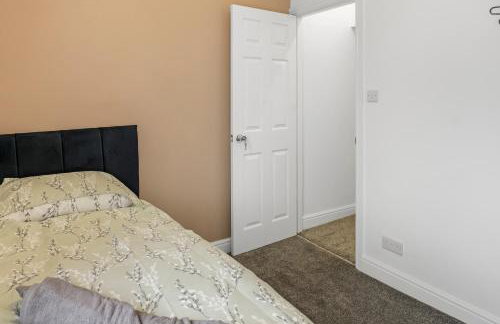 Unique 3 Bedrooms, 3 Ensuite, FREE WiFi, Private Parking - Foto 22