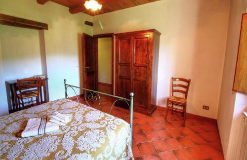 Alluring Farmhouse in Ortignano With Swimming Pool - Foto 30