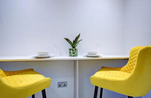 Hybrid Resi - Uxbridge, On-site car or van parking, near London Heathrow Airport - Photo 56