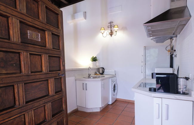 Apartamentos Los Patios de la Judería - Photo 45