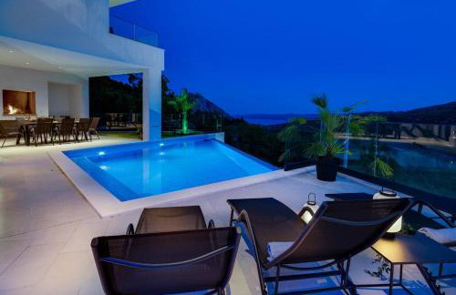 Villa Top Hill, heated infinity pool, Jacuzzi, Sauna, 5 en-suite bedrooms, a Media room - Foto 55