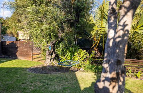 Modern Oceanside Stay with Yard & Laidback Vibes - Foto 2