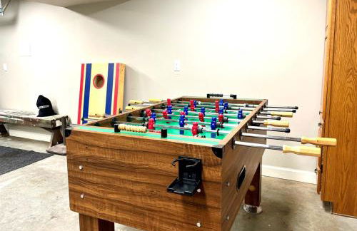 Family-Friendly 3BR Home w Bunk Room & Yard - Photo 4