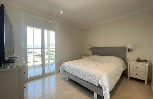 Precioso apartamento con vistas espectaculares de la Bahia Roses AV-48 - Foto 27