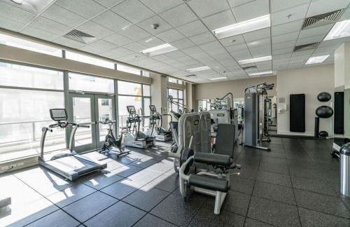 Cityscape Elegance with Water Views - Foto 53