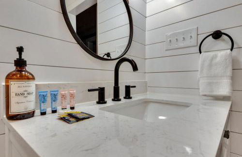 The White Lodge 4BDR Sleeps 8 with Fire Pit - Foto 43