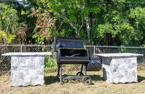 Cruise Haven with Pool, 15 Min to Port Canav & Beach - Foto 46