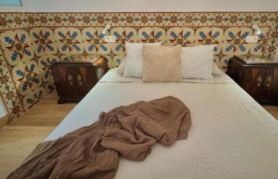 Stunning Home, AC, Beach, Backyard, 4 BR - Photo 23