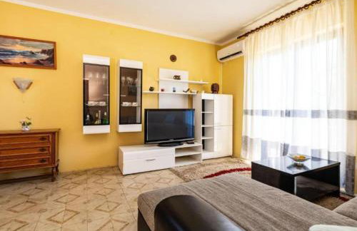 Two Bedroom Apartment with Terrace - Foto 1