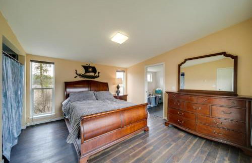 Lake-View 4-Season Retreat in Republic! - Photo 10