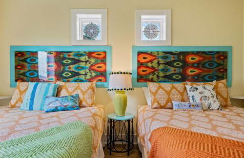 BEACHFRONT with DECK Hot Tub and View and Cargo Lift Sleeps 14 - Foto 39