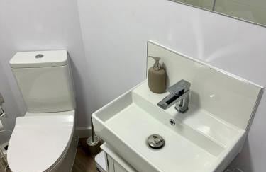 Brand new Flat 5 with Free Parking and fast WIFI - Foto 10