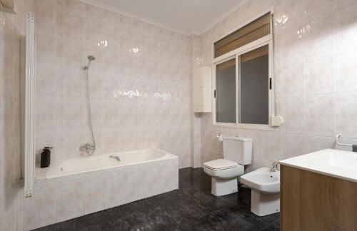 Amplio Apartamento en Casco Viejo - Corazón de Bilbao - Foto 12