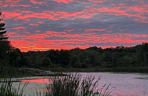 Spacious 5 Bedroom Cabin with Riverview & Black Lake Access - Foto 57