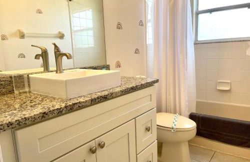 Disney Dream with Hot Tub, Pool, Xbox, Games Room, Lakeview, 10 min to Disney, Clubhouse - Foto 41