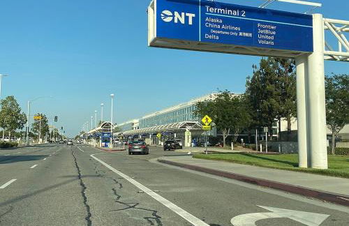 Luxury 4 Bedroom Home Pool Big Yard San Bernardino - Foto 2