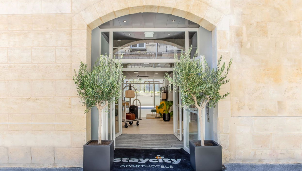 Staycity Aparthotel Bordeaux City Center - Photo 1